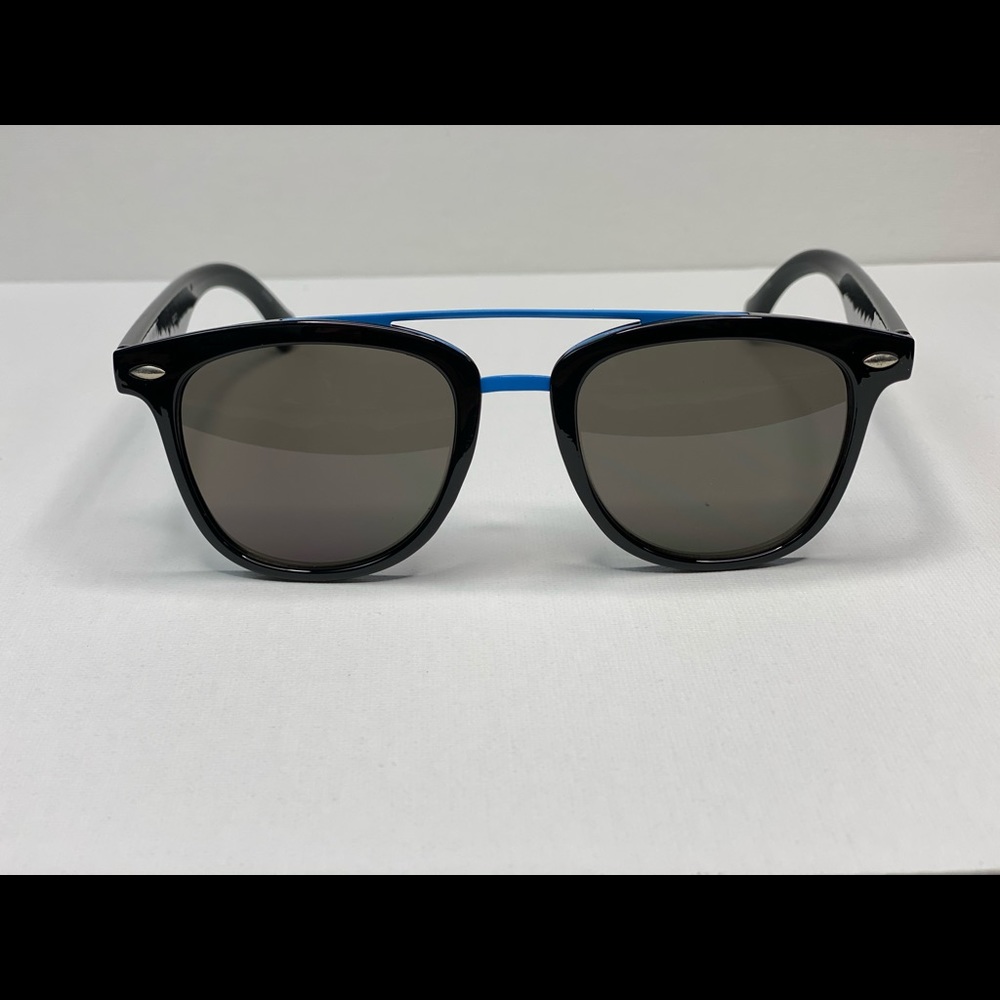 Brand New Converse Sunglasses black